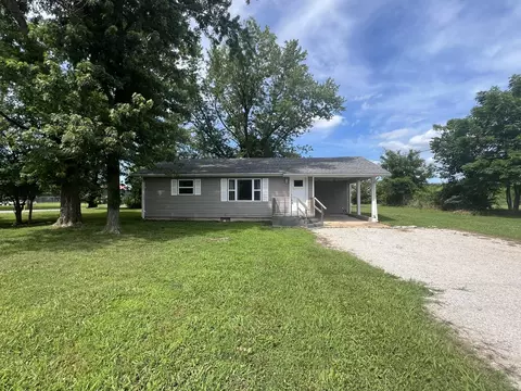 103 E Valley St, Willow Springs, MO 65793