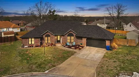 3983 N Courtney Cir, Springfield, MO 65803