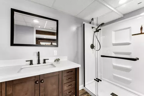 Bath - 60 Chad Rd, Galena, MO 65656 photo 4 of 6