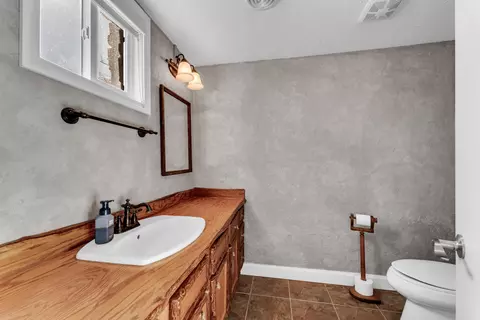Bath - 60 Chad Rd, Galena, MO 65656 photo 5 of 6