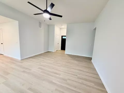 Living - 606 E Walnut St, Ozark, MO 65721 photo 3 of 4