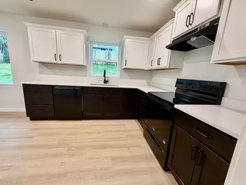 Kitchen - 606 E Walnut St, Ozark, MO 65721 photo 4 of 4
