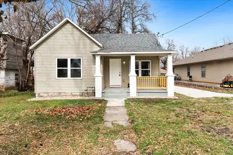 727 E Dale St, Springfield, MO 65803