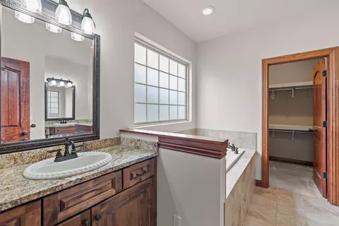 Bath - 3409 N Brinnsfield Dr, Ozark, MO 65721 photo 1 of 5