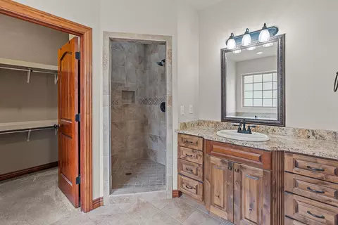 Bath - 3409 N Brinnsfield Dr, Ozark, MO 65721 photo 3 of 5