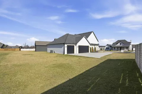 Exterior - 973 E Valley Trail Dr, Republic, MO 65738 photo 11 of 12