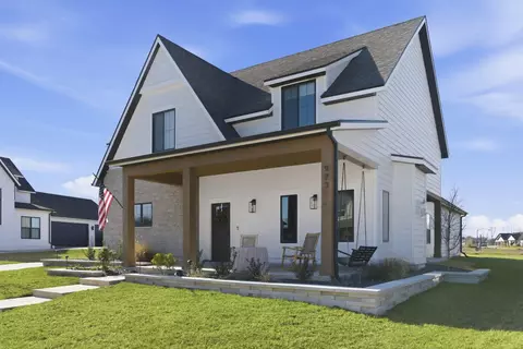 Exterior - 973 E Valley Trail Dr, Republic, MO 65738 photo 2 of 12