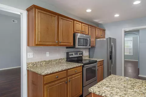 Kitchen - 108 Sapling Dr, Branson, MO 65616 photo 2 of 4