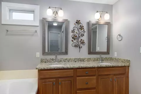 Bath - 108 Sapling Dr, Branson, MO 65616 photo 3 of 4