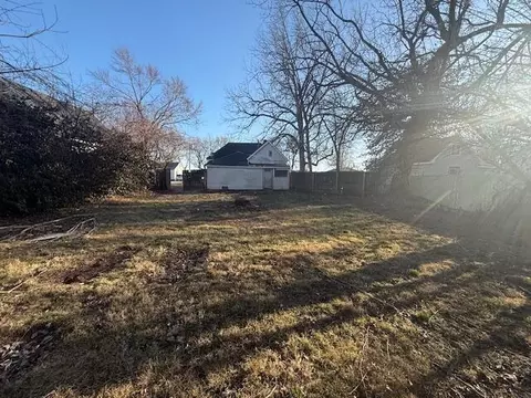 Exterior - 1621 W Chestnut St, Springfield, MO 65802 photo 2 of 2