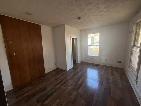 Living - 1621 W Chestnut St, Springfield, MO 65802 photo 2 of 3