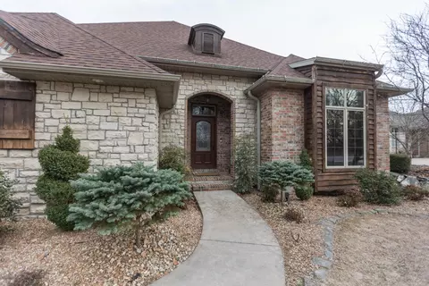 6046 S Parkhaven Ln, Springfield, MO 65810 photo 2
