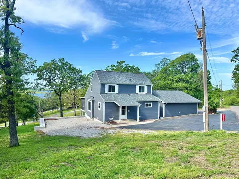 24804 Camelot Dr, Hermitage, MO 65668