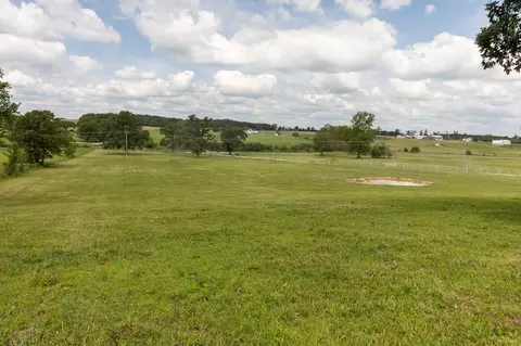 10851 Lone Pine Rd, Mountain Grove, MO 65711