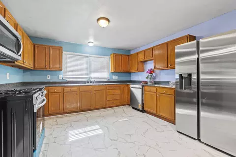Kitchen - 617 N Hillcrest Ave, Springfield, MO 65802 photo 1 of 3