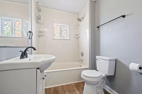 Bath - 617 N Hillcrest Ave, Springfield, MO 65802 photo 1 of 2