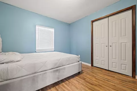Bedroom - 617 N Hillcrest Ave, Springfield, MO 65802 photo 3 of 6
