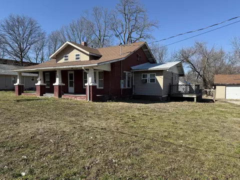211 W Austin St, Bolivar, MO 65613