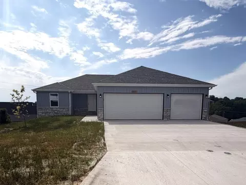 2121 N 25th St, Ozark, MO 65721