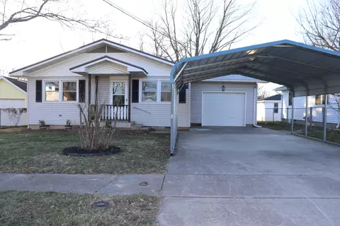 219 N Commercial St, Seymour, MO 65746