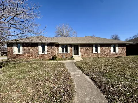 3158 S Roanoke Ave, Springfield, MO 65807