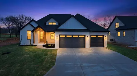 5324 N Seacrest Dr, Ozark, MO 65721 photo 2