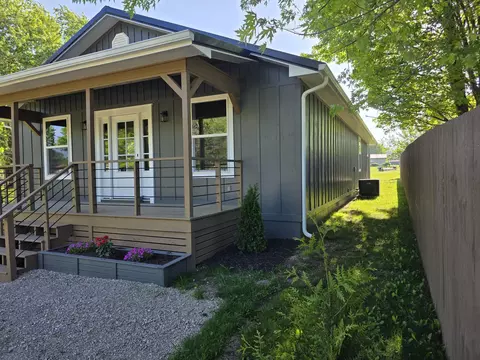 964 Joann St, Marshfield, MO 65706
