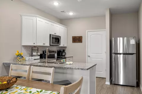 Kitchen - 3103 S Vineyards Ter UNIT 4, Branson, MO 65616 photo 1 of 6
