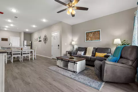 Living - 3103 S Vineyards Ter UNIT 4, Branson, MO 65616 photo 4 of 7