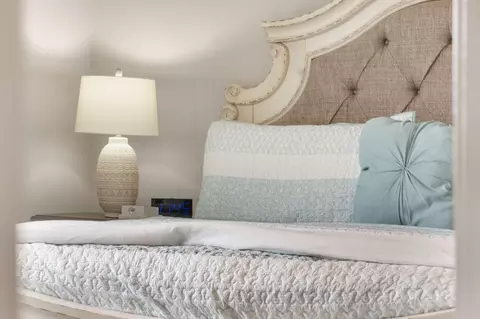 Bedroom - 3103 S Vineyards Ter UNIT 4, Branson, MO 65616 photo 5 of 9