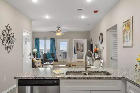 Kitchen - 3103 S Vineyards Ter UNIT 4, Branson, MO 65616 photo 5 of 6