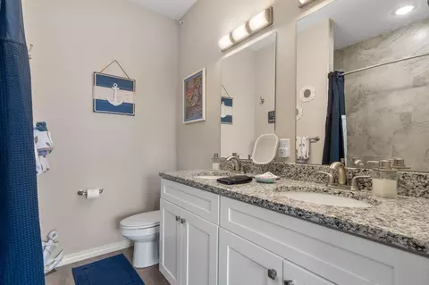 Bath - 3103 S Vineyards Ter UNIT 4, Branson, MO 65616 photo 2 of 4