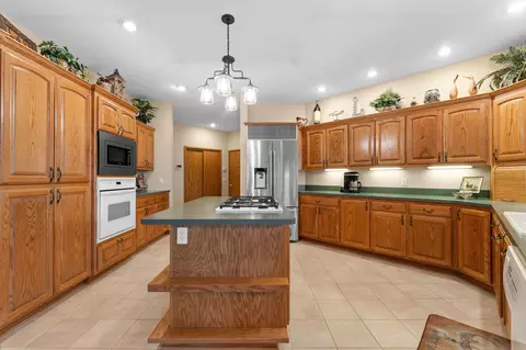 Kitchen - 150 Temple Ln, Shell Knob, MO 65747 photo 4 of 6