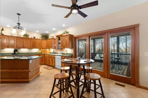 Kitchen - 150 Temple Ln, Shell Knob, MO 65747 photo 1 of 6