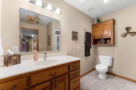 Bath - 150 Temple Ln, Shell Knob, MO 65747 photo 3 of 3