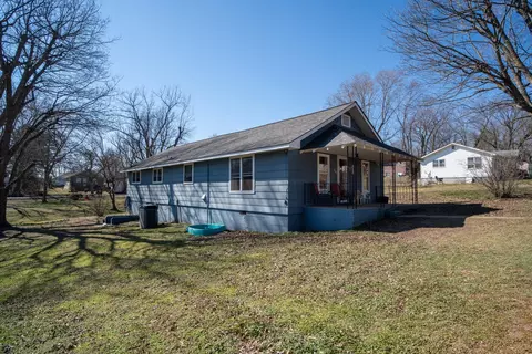 400 Couch St, Alton, MO 65606