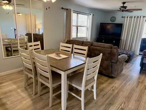 Dining - 186 Bunker Ridge Dr UNIT 1, Branson, MO 65616 photo 1 of 1