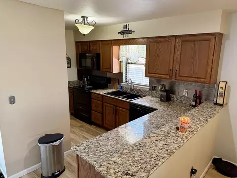 Kitchen - 186 Bunker Ridge Dr UNIT 1, Branson, MO 65616 photo 2 of 7