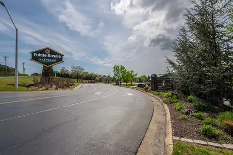 Exterior - 186 Bunker Ridge Dr UNIT 1, Branson, MO 65616 photo 2 of 10