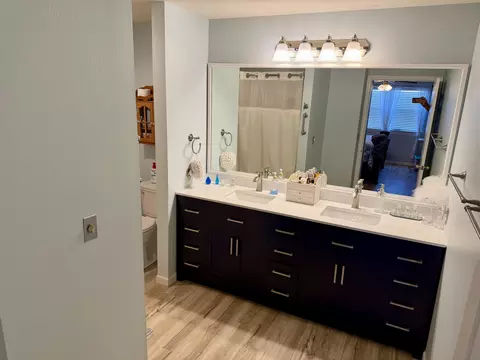 Bath - 186 Bunker Ridge Dr UNIT 1, Branson, MO 65616 photo 1 of 5