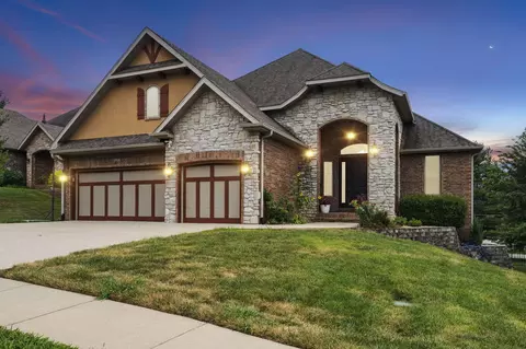 2956 S Ranch Dr, Springfield, MO 65809