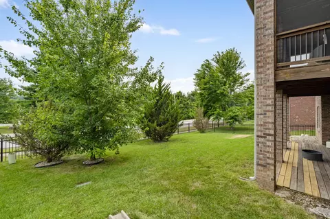 Exterior - 2956 S Ranch Dr, Springfield, MO 65809 photo 7 of 8