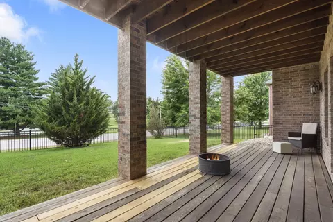 Exterior - 2956 S Ranch Dr, Springfield, MO 65809 photo 6 of 8