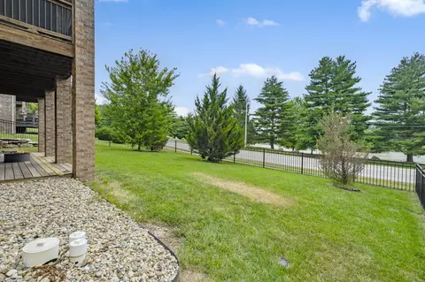 Exterior - 2956 S Ranch Dr, Springfield, MO 65809 photo 5 of 8