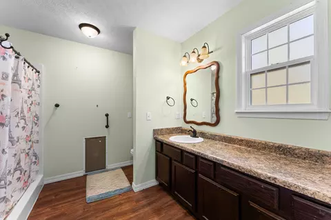 Bath - 253 Green Cypress Rd, Shell Knob, MO 65747 photo 1 of 3