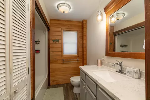 Bath - 2525 Beacon Hill Loop, Strafford, MO 65757 photo 2 of 2