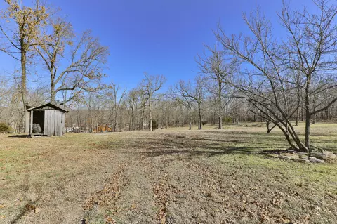 Exterior - 2525 Beacon Hill Loop, Strafford, MO 65757 photo 14 of 19