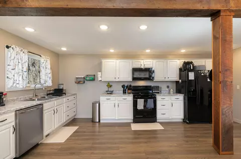 Kitchen - 2525 Beacon Hill Loop, Strafford, MO 65757 photo 3 of 3