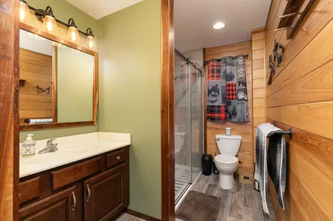 Bath - 2525 Beacon Hill Loop, Strafford, MO 65757 photo 1 of 2
