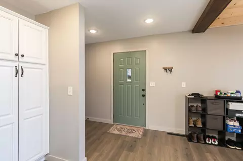 Entry Way - 2525 Beacon Hill Loop, Strafford, MO 65757 photo 2 of 7